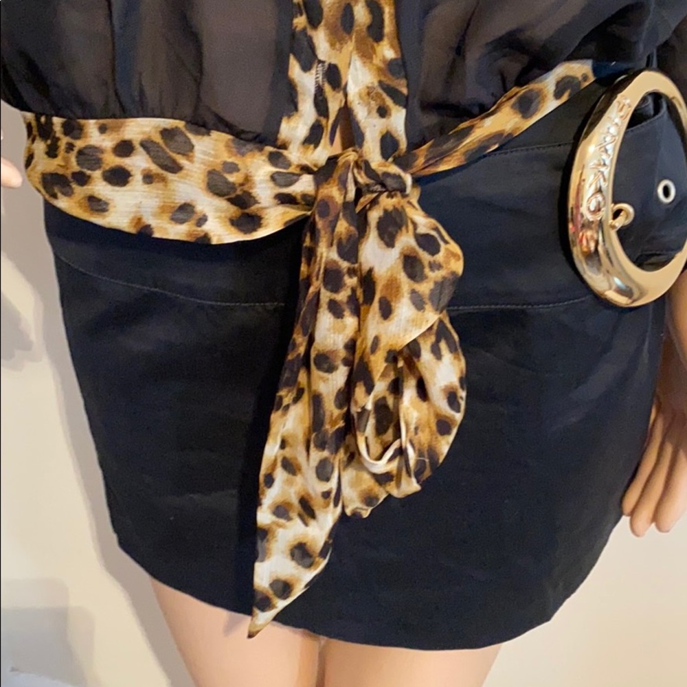 Brand new blouse. Very interesting. - Picture 6 of 9